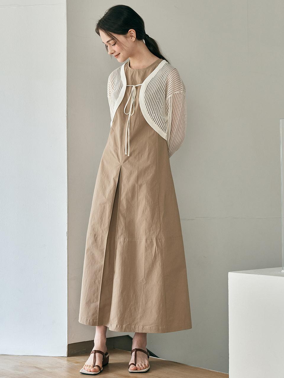 We’Dee Sleeveless Pleated Dress (Beige)