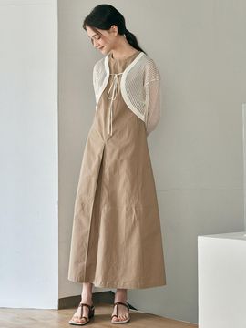 We’Dee Sleeveless Pleated Dress (Beige)