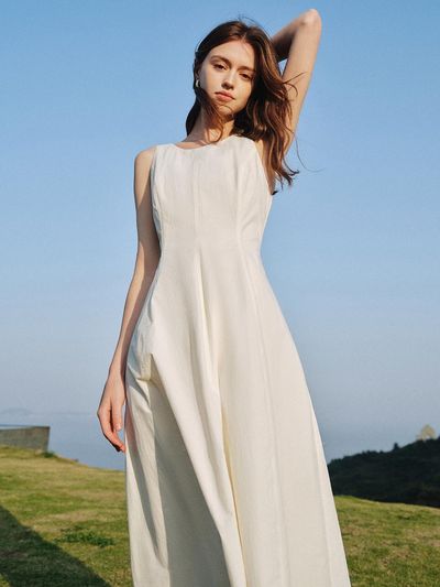 We’Dee Temperament Sleeveless Dress (White)
