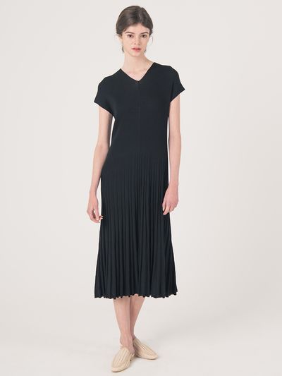 We’Dee V-neck Sleeveless Dress - Black
