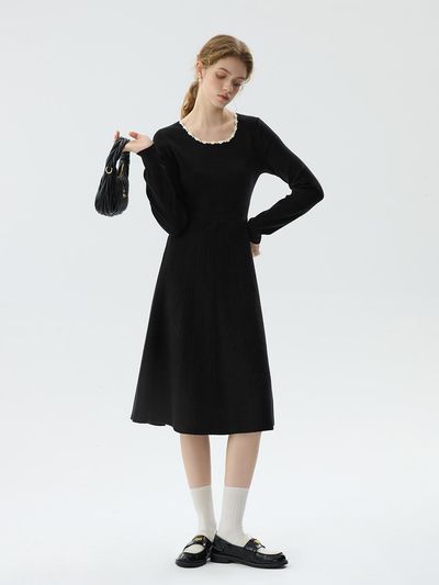 We’Dee WD_Embroidered round neck knit dress