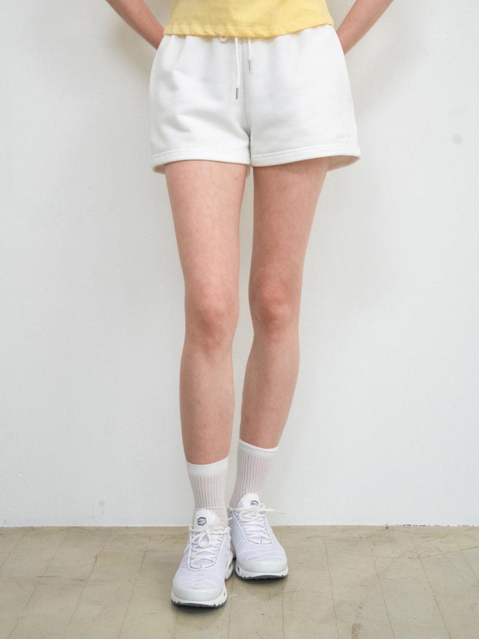 WEDNESDAYOASIS FOR WOMEN One-Mile Sweat Shorts [IVORY] (W25-PT16)