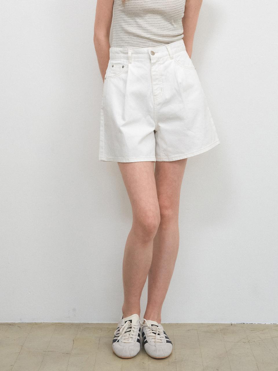 WEDNESDAYOASIS FOR WOMEN Twill Short Bermuda Shorts [IVORY] (WC25-PT06)