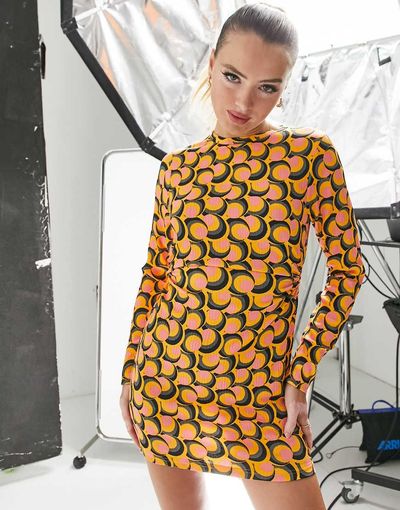 Wednesday's Girl Wednesday's Girl long sleeve bodycon dress in retro print with ring detail-Multi