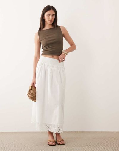 Wednesday's Girl Wednesday's Girl poplin ruffle edged midaxi skirt in crisp white