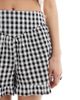 Wednesday's Girl Wednesday's Girl ruffle edge gingham shorts in black - 2