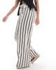 Wednesday's Girl Wednesday's Girl striped wide leg pants in white - 2