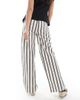 Wednesday's Girl Wednesday's Girl striped wide leg pants in white - 4