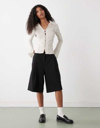 Weekday Weekday longline suiting shorts in black