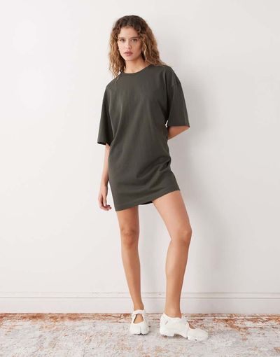 Weekday Weekday oversized T-shirt dress in khaki-Green
