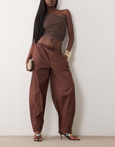 WeWoreWhat WeWoreWhat drawstring waist pull on balloon pants in deep brown