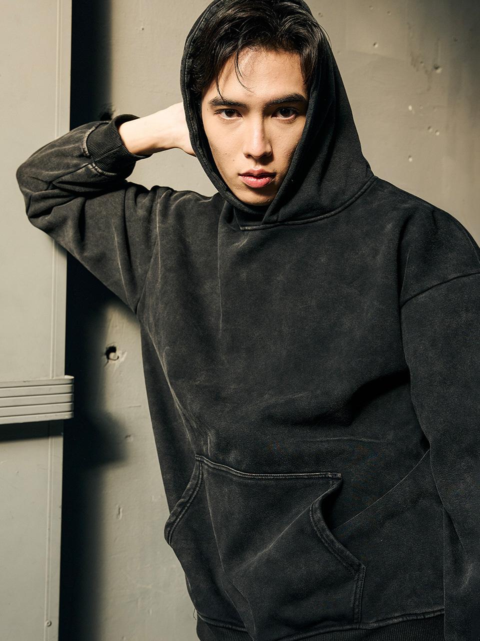 WHOLOVESART Fleece-Lined Pigment-Dyed Hooded Sweatshirt [Black]