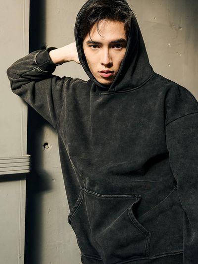 WHOLOVESART Fleece-Lined Pigment-Dyed Hooded Sweatshirt [Black]