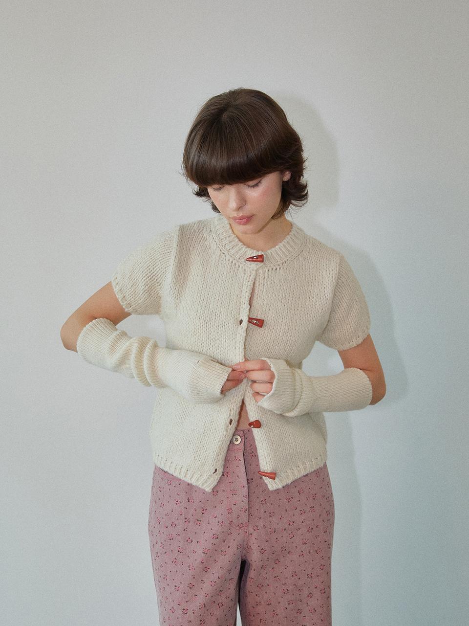 WOVEMENT Bulky Short - sleeve Cardigan WBDFNT005IV