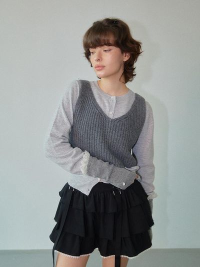 WOVEMENT Creamy Crop Knit Vest Dark Gray WBCFNT002DG