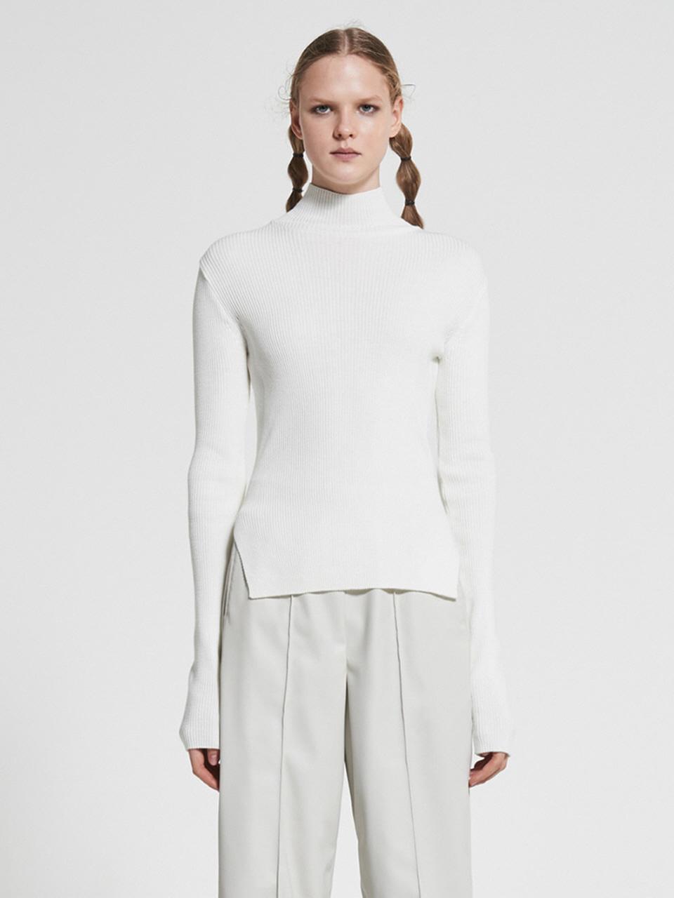 WOVEMENT Fitted Slit Wool Knit Top WBAFNT002IV