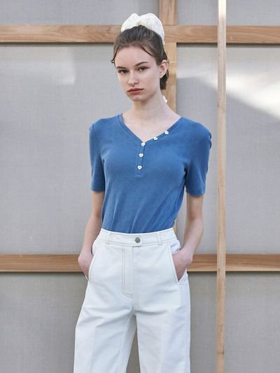 WOVEMENT Heart Button Point V-neck Top - Blue