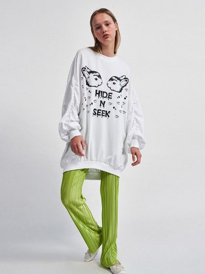 WOVEMENT Hide N Seek Printing Long Length Sweat Shirt White