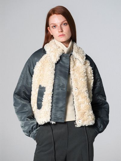 WOVEMENT Mixed eco - fur short jumper KHAKI WBCFJP004KK