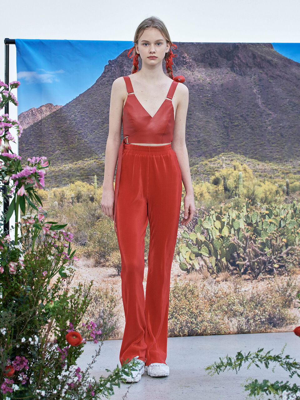 WOVEMENT Pleats Pants - Red