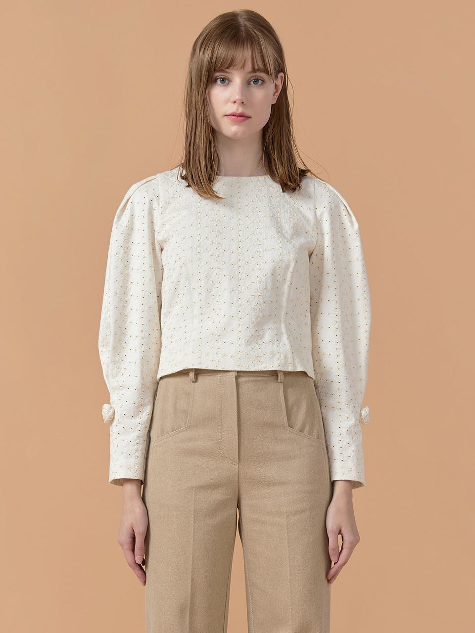 WOVEMENT Rose Corsage Puff Sleeves Blouse WBBFTP024IV