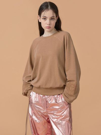 WOVEMENT Sun Needlework Point Sweatshirt Brown WBBFTP022BR