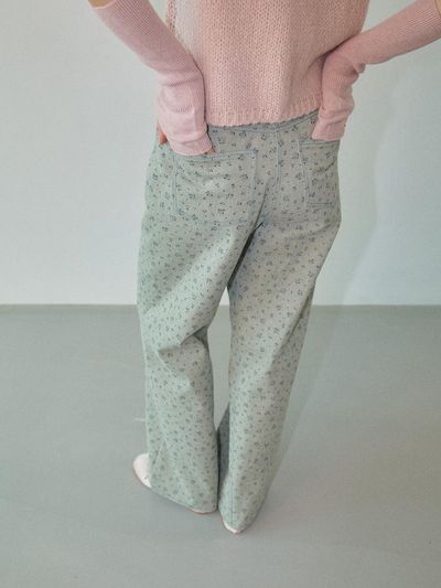 WOVEMENT Tiny Flower Twill Pants Khaki WBDFPA005KK
