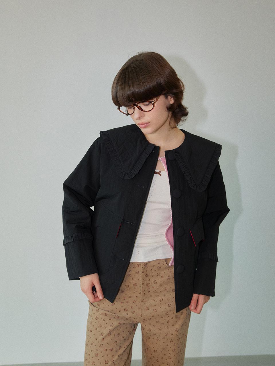 WOVEMENT Two - way frill short padded Jacket_ BLACK WBCFJP002BK