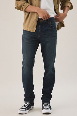 Wrangler Wrangler Greensboro Straight Fit Jeans in Rinsed Denim, Men's at Urban Outfitters