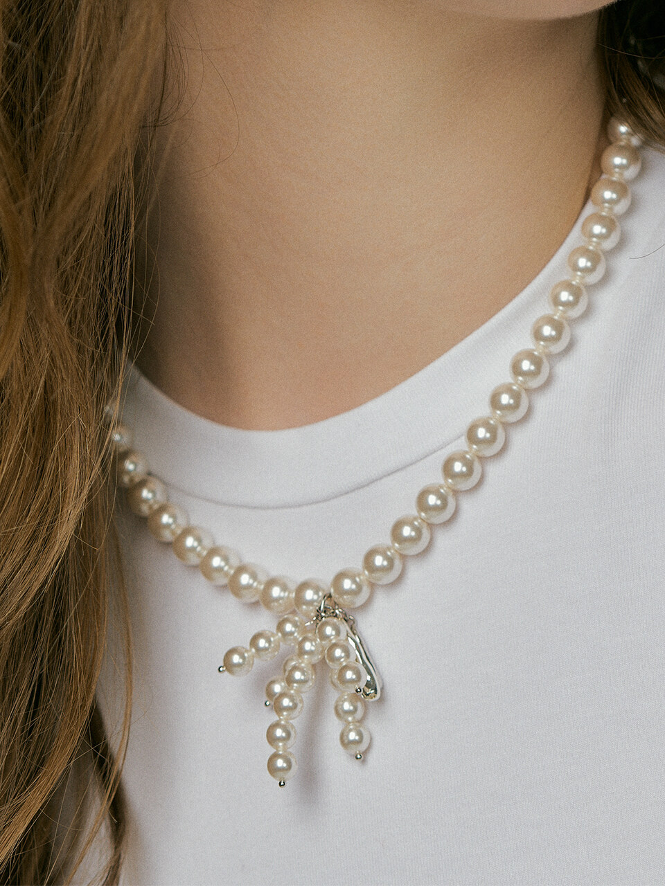 XPIER French Bat Pearl Necklace_Silver