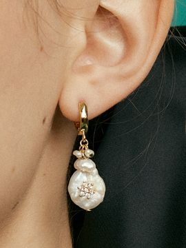 XPIER Nuage Natural Pearl Earrings (2 Colors)