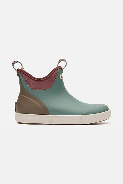 XTRATUF XTRATUF Vintage Ankle Deck Boot in Green, Women's at Urban Outfitters