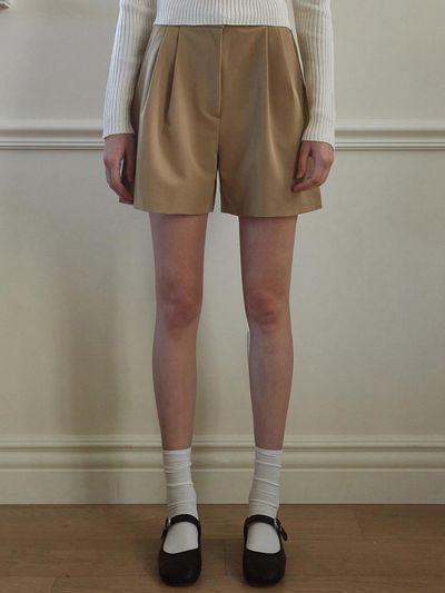 YAN13 CLASSIC PINTUCK SHORTS_BEIGE
