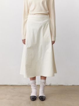 YAN13 LONG WIDE FLARE SKIRT [CREAM]
