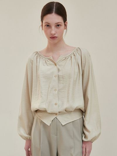YAN13 Pintuck Shirring Blouse_Beige