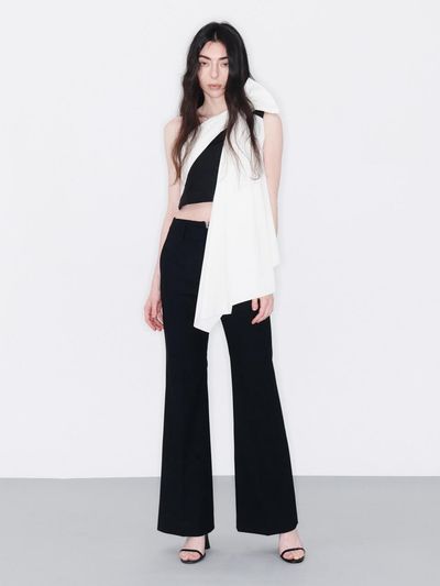 YCH DRAPED SLEEVELESS BLOUSE (BLACK)