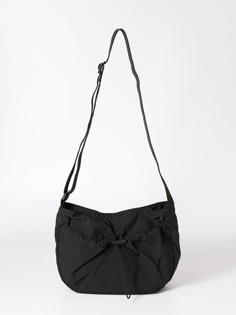 Yellowstone Water-resistant Adjustable Messenger Bag [Black]