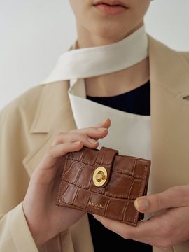 you a use Roto wallet (Croc brown)