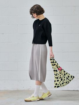 yoyoyoy Cocoon Crop Pleated Button Jacket [Black]