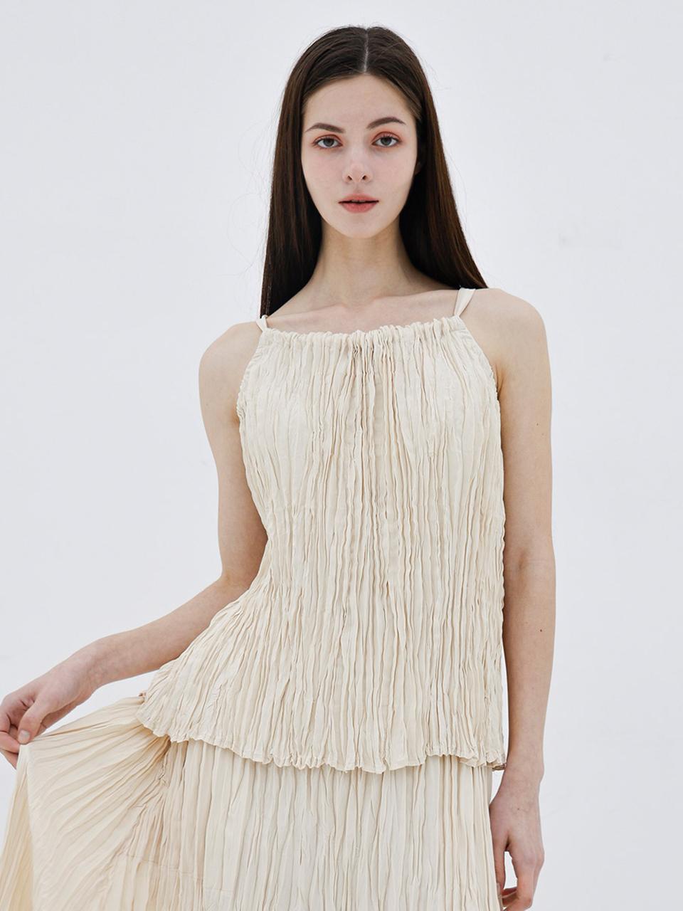 yoyoyoy Crease Slip Top [Light Beige]