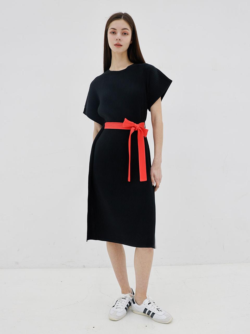 yoyoyoy Placket Contrast Belt Maxi Dress [Black]
