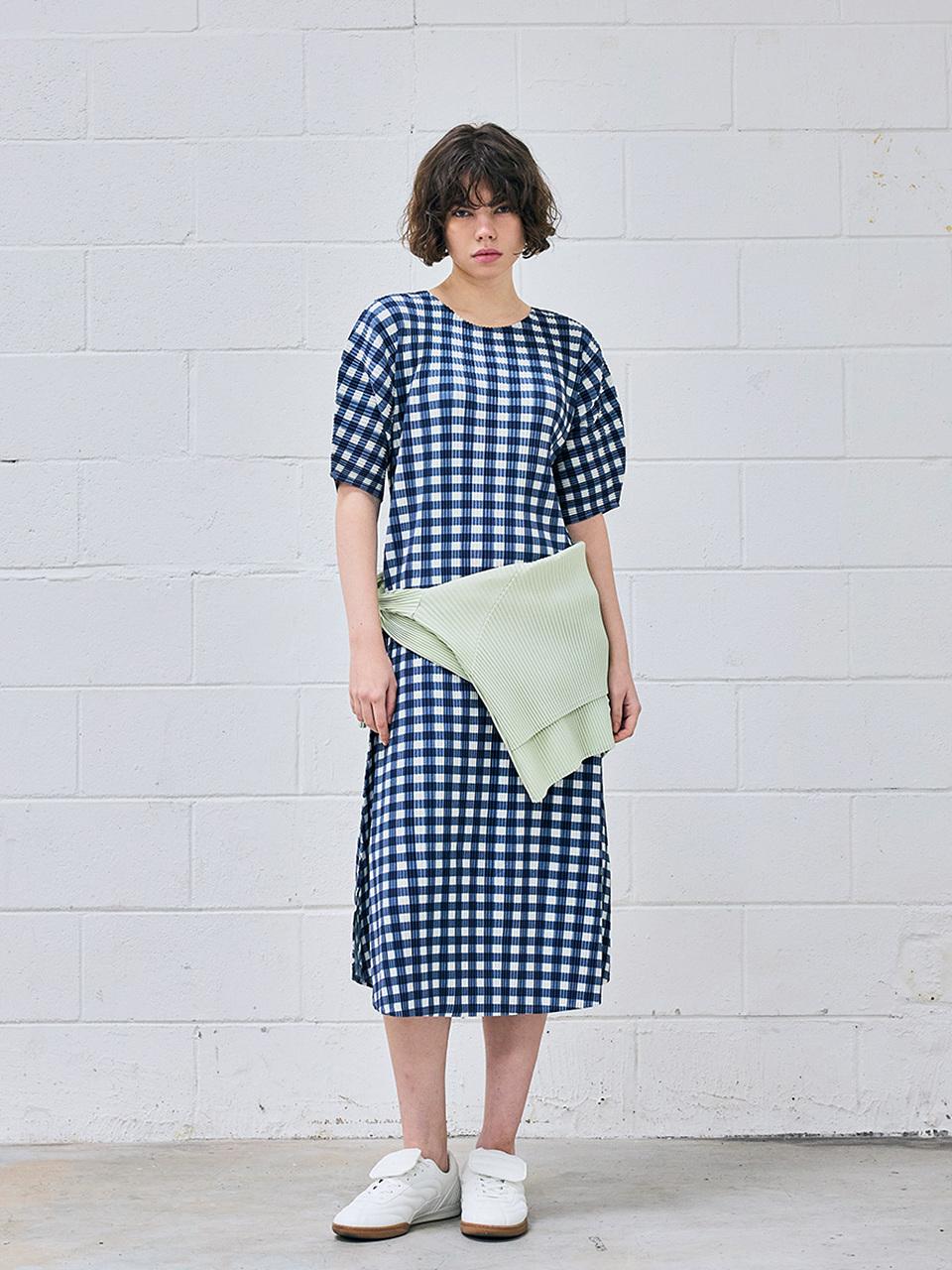 yoyoyoy Vintage Check Pleated Short-sleeve Long Dress [Navy]