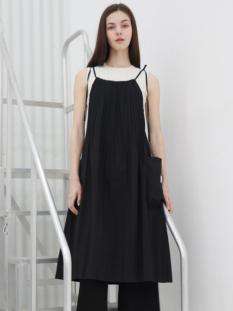 yoyoyoy Wearable Pocket Maxi Dress [Black]