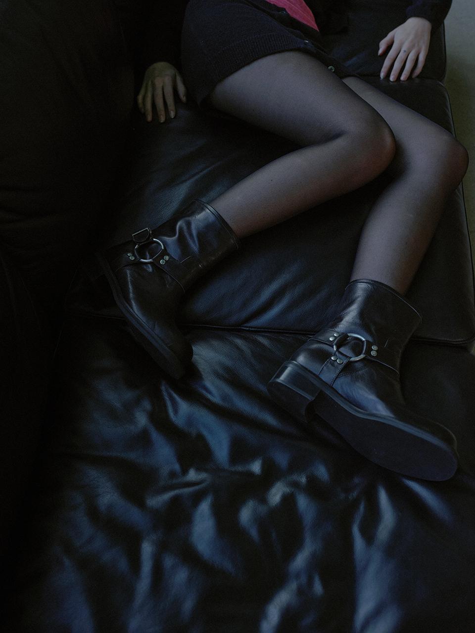 YUJI Couronne Boots_Black