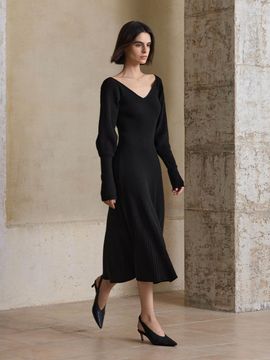 yyiam Slit Neck Slim Midi Knit Dress [Black]