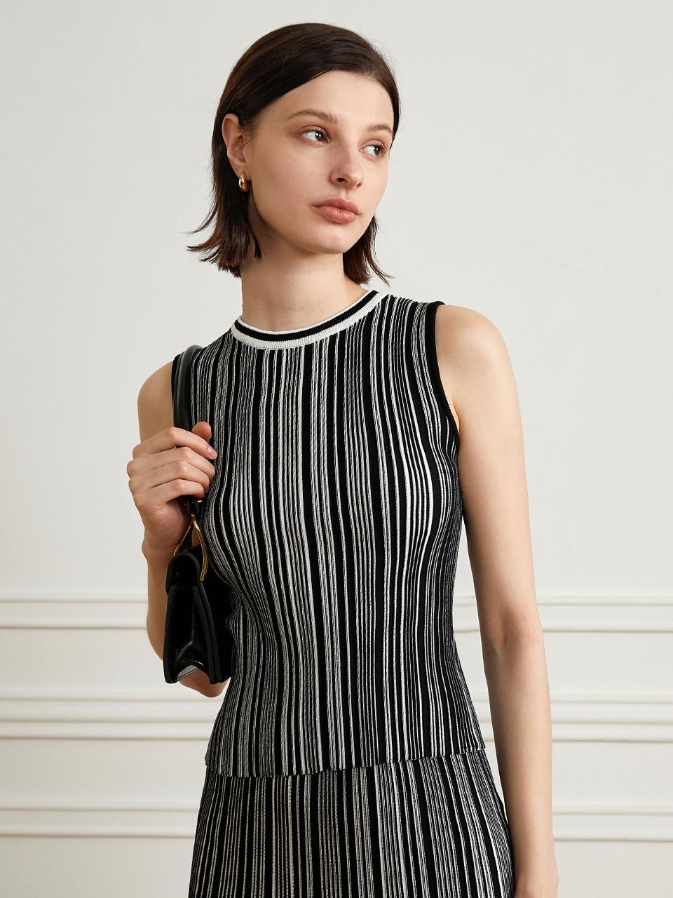 yyiam YY Striped Sleeveless Knit Top
