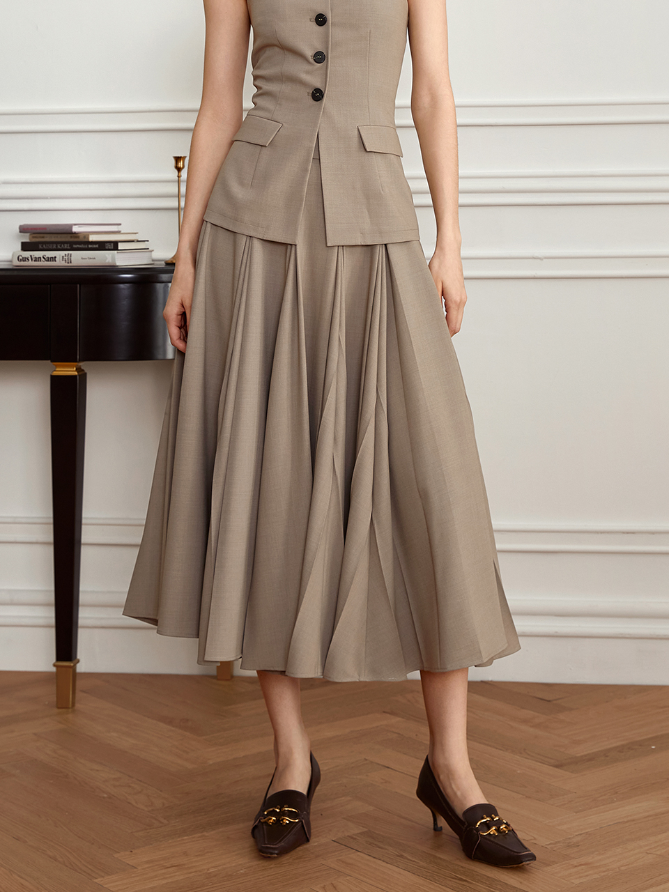 yyiam YY_High-Waisted Pleated Midi Skirt_Beige