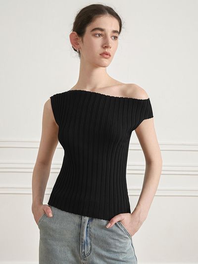 yyiam YY_Slanted Shoulder Top_Black