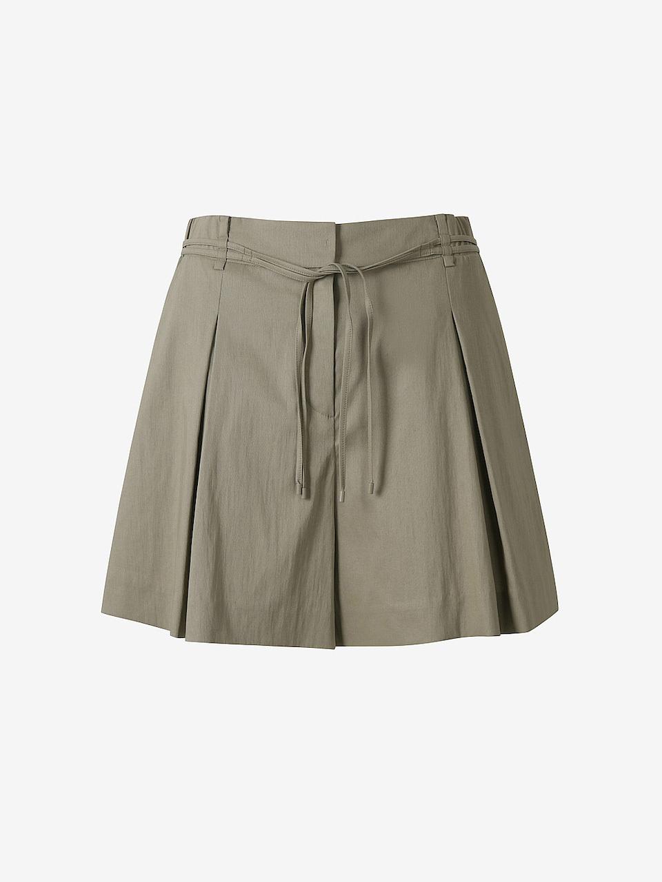 ZOOC A-line Pleated Shorts Trousers (Z252MSA020)