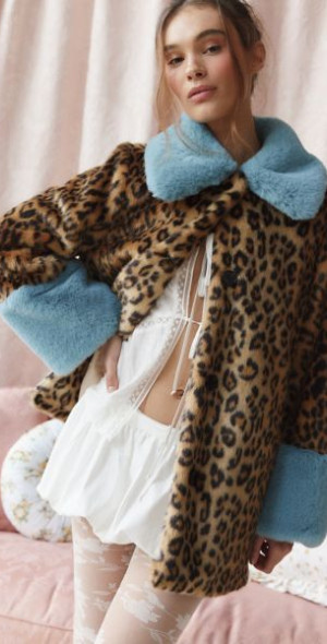 Kimchi Blue - Lenora Leopard Print Faux Fur Trim Coat Jacket in